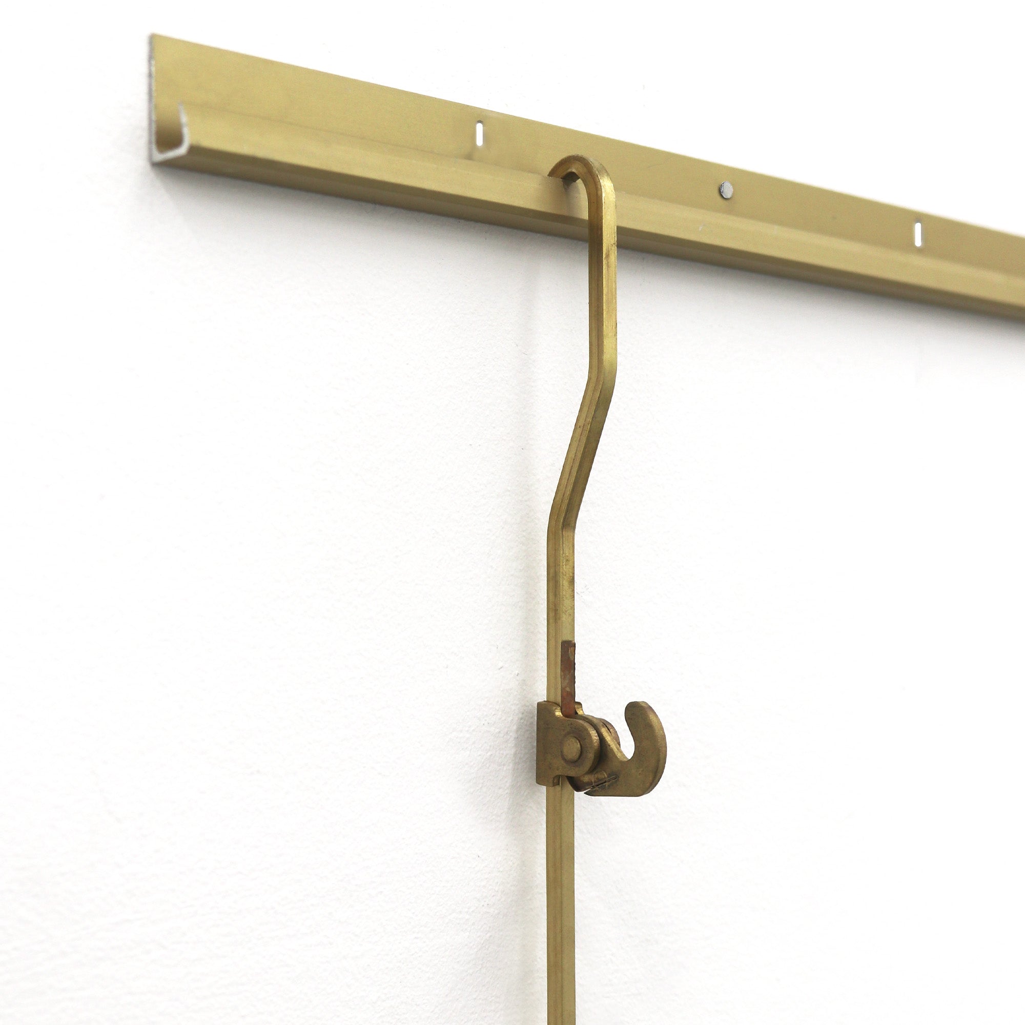 Brass Gallery Rod Kit For Picture Hanging Gallery Systems Picture Hang Solutions